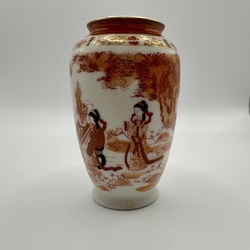 PoijHr - Porcelain miniature vase of Japanese design from the 1960s. Fine hand painting. 
