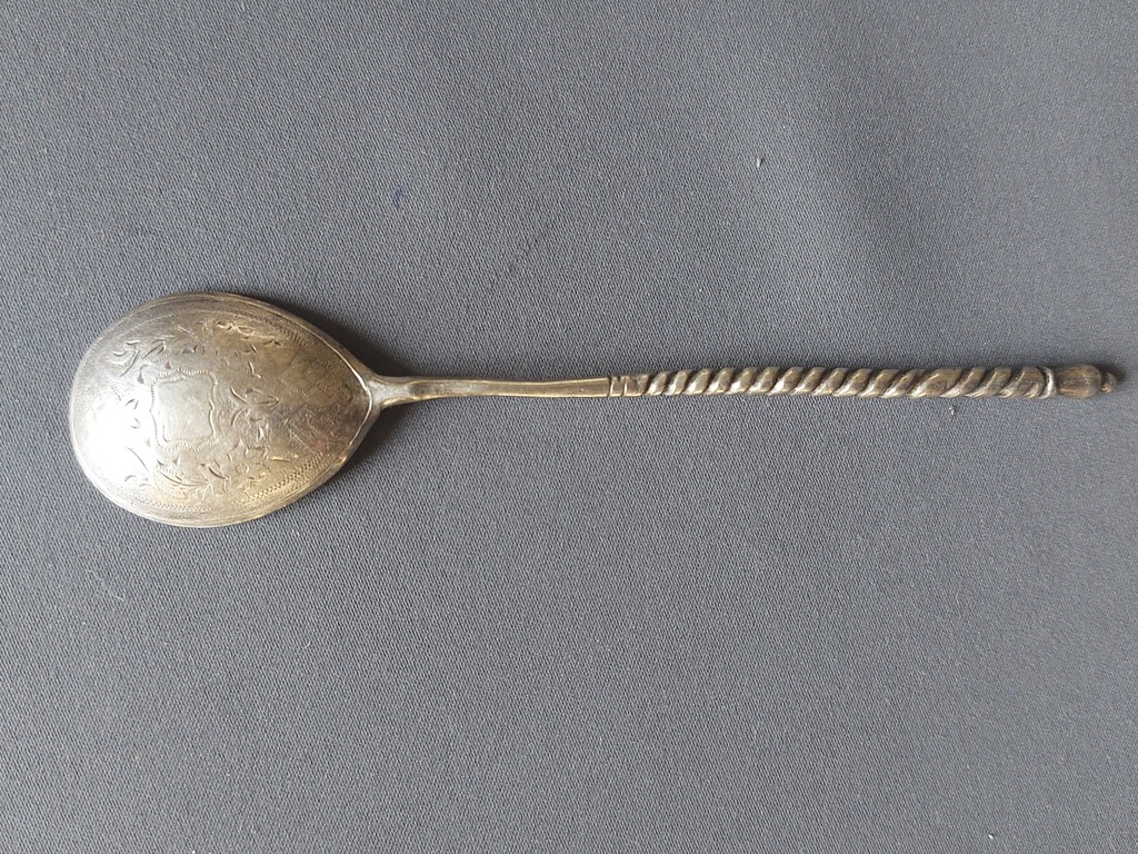 Silver tea spoon 84 proof. Engraving, gilding. 14 gr.