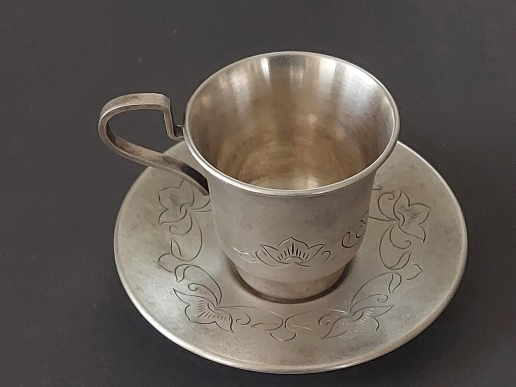 Cupronickel silver coffee mug with saucer. Silver plated, engraved. 5 YUMMET 107 gr.