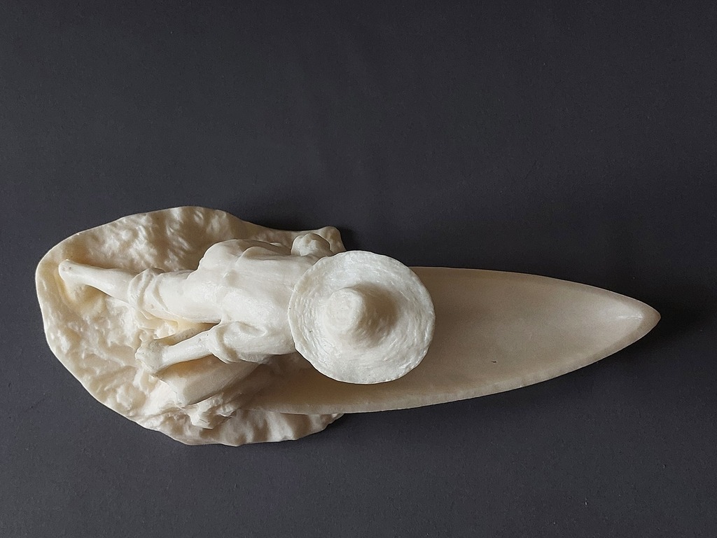Бакелитовая статуэтка  Юный рыбак с лодкой
