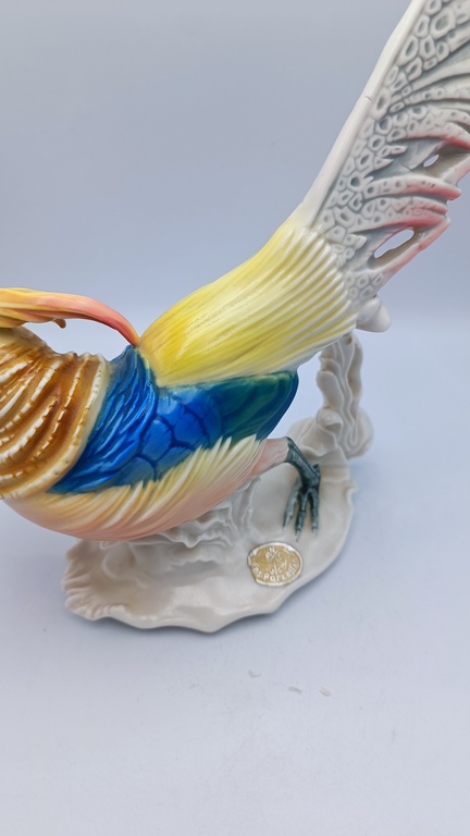 Porcelain parrot