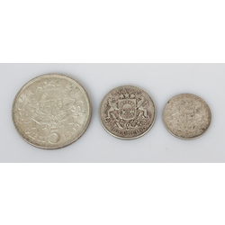 3 sudraba monētas - 5 lati, 1 lats, 2 lati