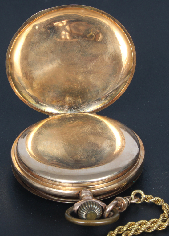 Zelta kabata pulkstenis ar zelta ķēdi