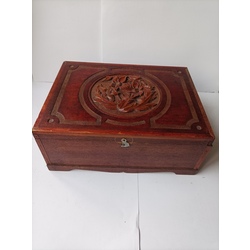 Wooden box with inlay, 24x18x9,5