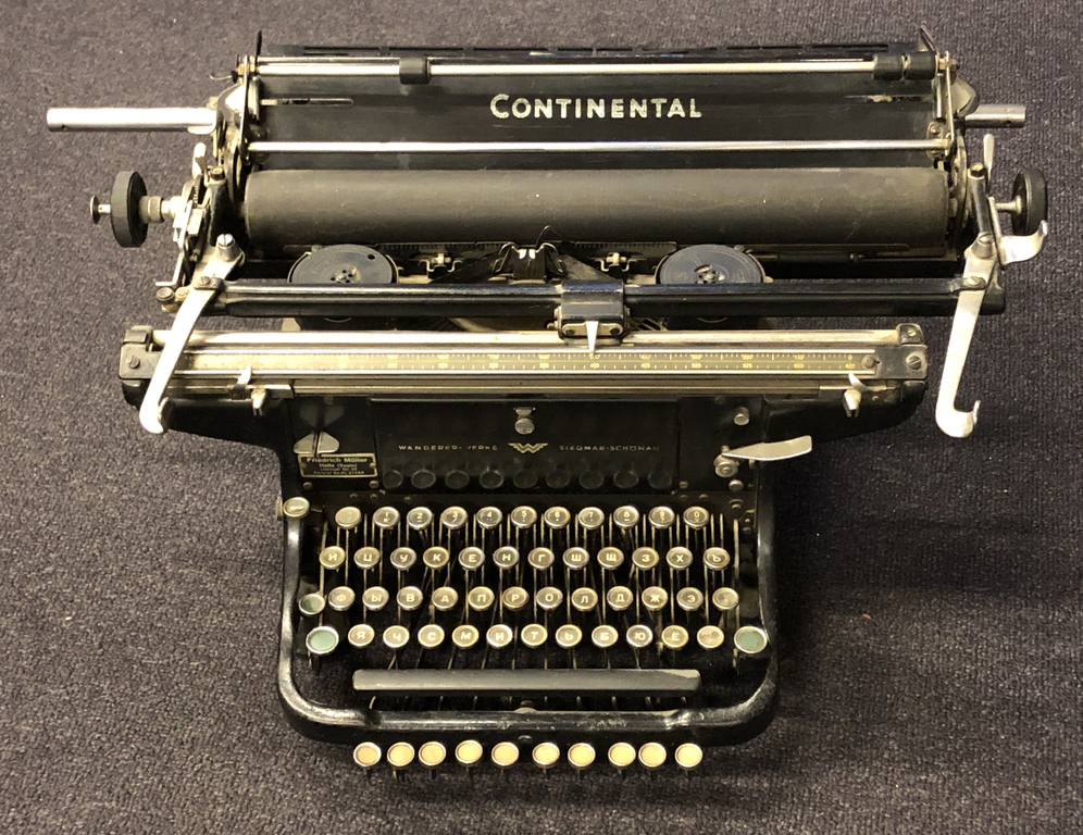 Rakstāmmašīna Continental ar stikla vāku