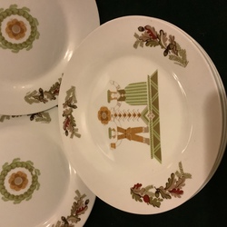 6 plates Essen., Riga.2 with a very rare design. Neckline with additional drawing. In excellent condition 