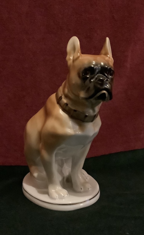 Excellent example of LFZ. Highest grade. Red mark. Large bulldog. Hand painted. Late 1960s. The authors of the model (1965) are sculptor V.S. Drachinskaya, artist I.I. Riznich. 