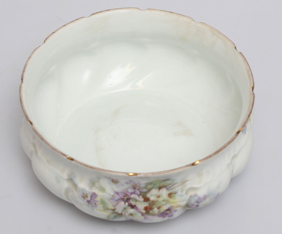Porcelain bowl for cookies