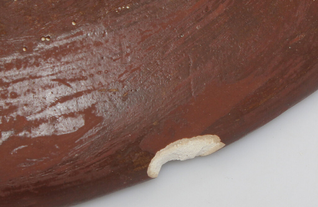 Dažādu keramikas priekšmetu komplekts  (Krukas 2 gab, vāzīte, keramikas šķīvis ar defektu)