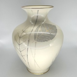 Thomas vase 1960. Ivory series. Handmade. Japanese motives