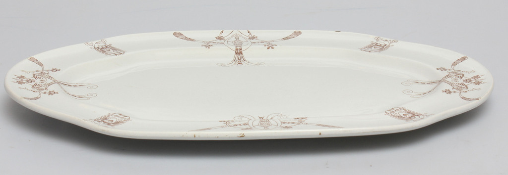 Kuznetsov factory faience serving plate in Art Nouveau style