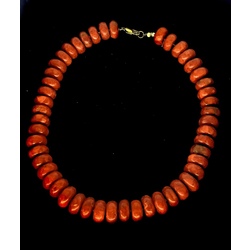 Coral necklace.Vintage work.Rich color and excellent condition.French colonies.Art Deco.