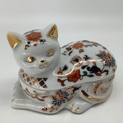 Jewelry box in the shape of a cat. Hand painted.