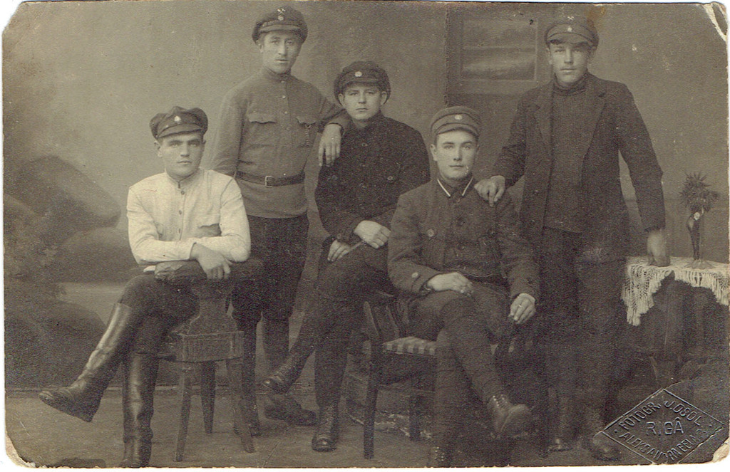 Fotogrāfija Siguldas kājnieku pulka karavīri