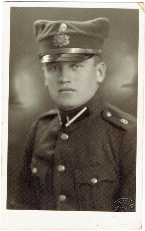 Фотография Портрет Латвийского солдата