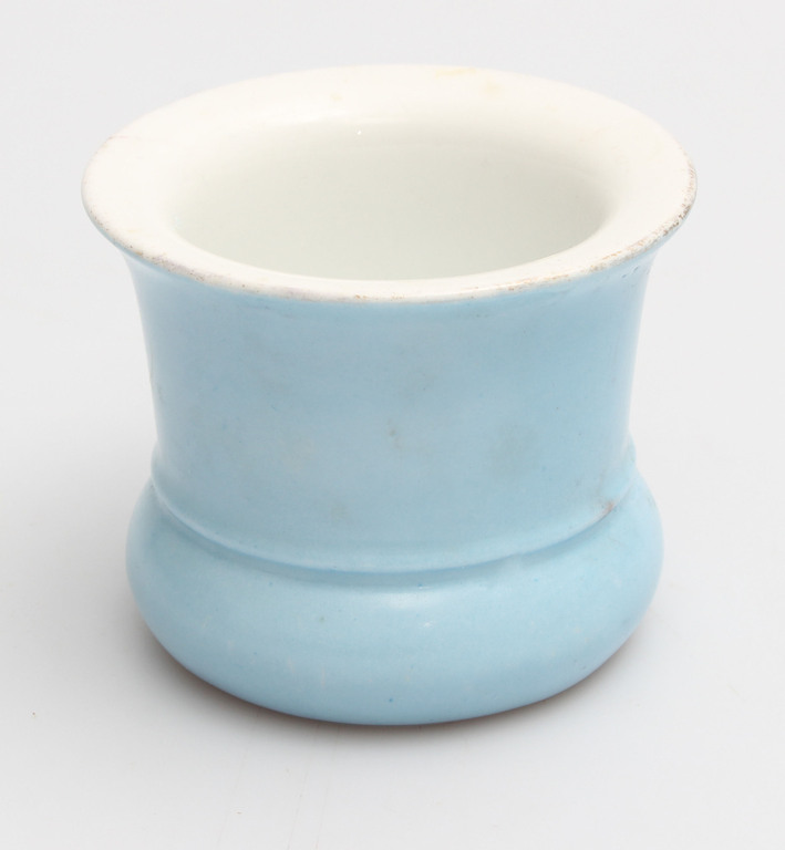 Фарфоровая ваза синего цвета 