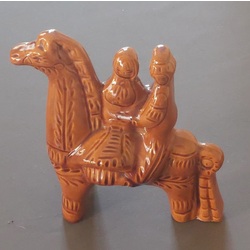 Винтажная декоративная скульптура Козак с казачкой на коне.