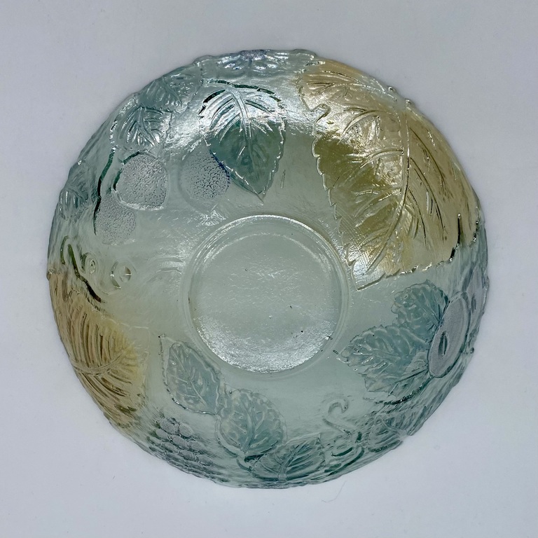 Large vase-bowl for fruit. Neman Factory. Etching and iridization. Rare and ancient glass processing techniques