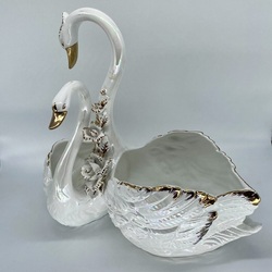 Swan wedding—a vase for a flower arrangement for a wedding table. With gold edging. Late 20th century