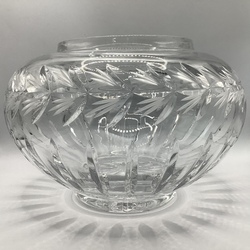 Large vase of heavy old crystal. Stichel carving. Diamond edge. Gus-Khrustalny Factory for VDNKh. USSR