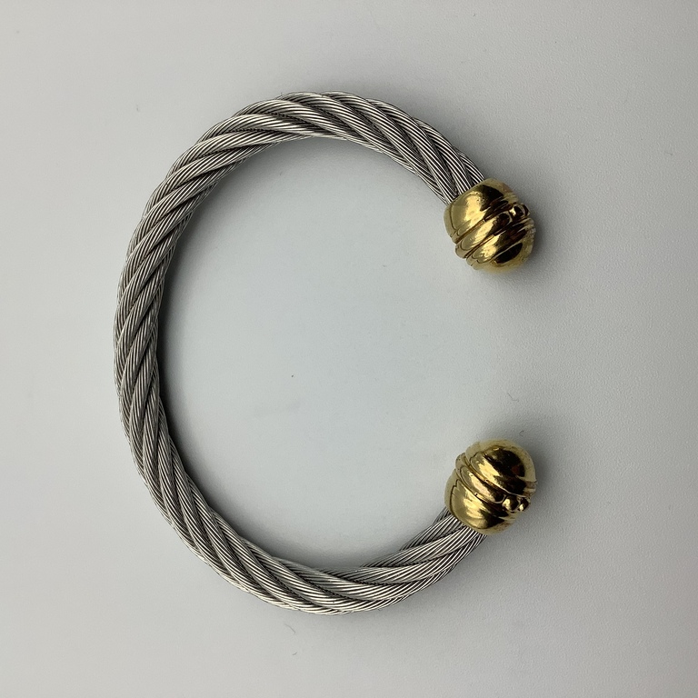Art Deco.bracelet and clips made of twisted steel thread.Imitation pearls.Austria.Hofmann.