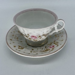 Tējas krūze, Ar rokām apgleznota. Slavenā Kuzņecovskas uniforma
