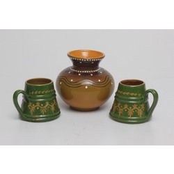 Ceramic vase and 2 cups