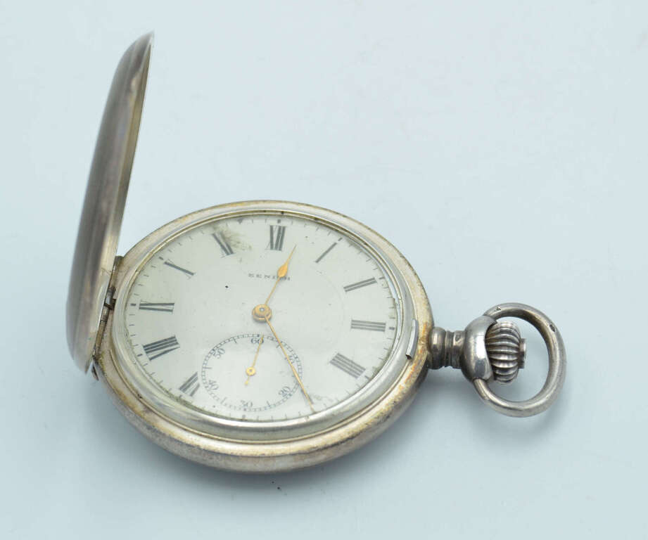 Серебряные карманные часы 