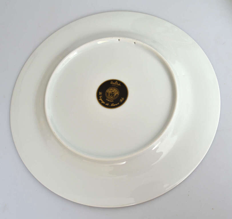 Porcelain plates in art deco style with an Asian motif 6 pcs.