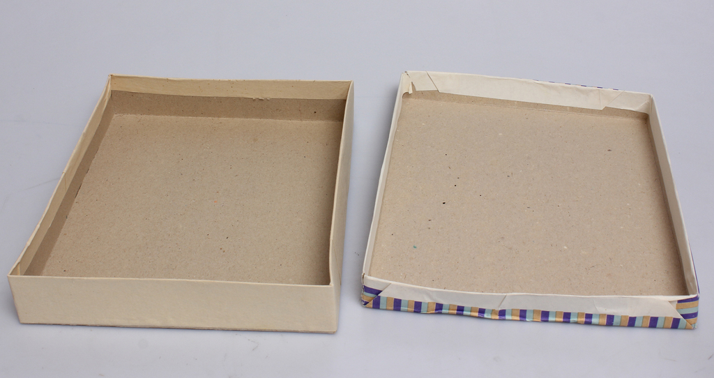 2 картонные коробки «Сакта», «Стабурадзе»