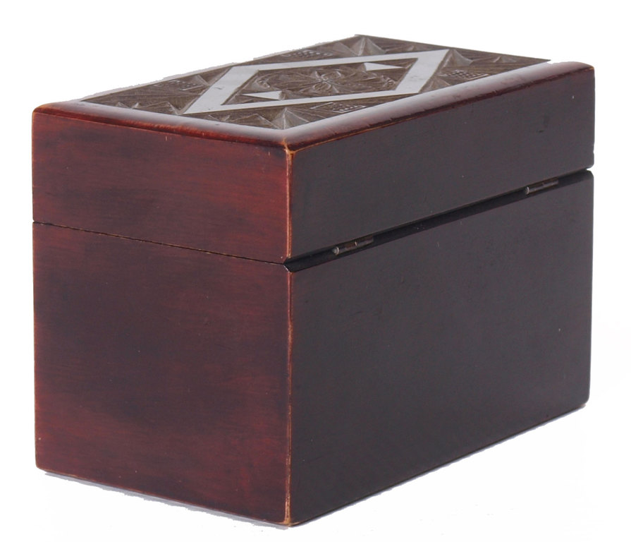 Деревянная коробка для хранение игральных карт 