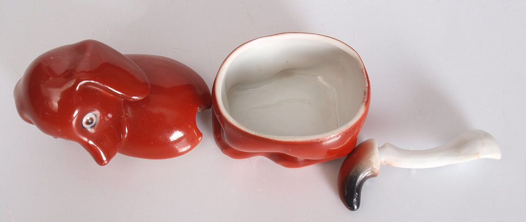 Porcelain utensil with cap