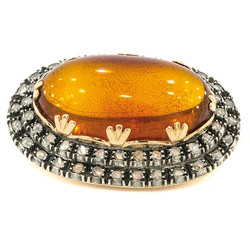 Brooch with amber and diamonds