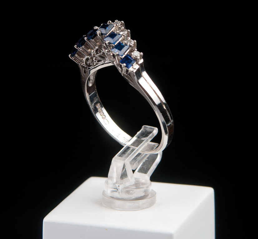 Platinum ring with diamonds and sapphires