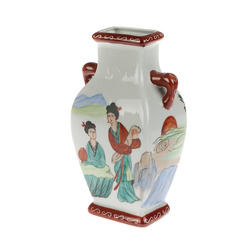 Фарфоровая ваза с китайским мотивом