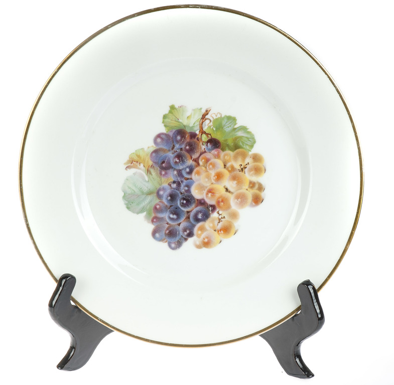Фарфоровая тарелка для виноградов