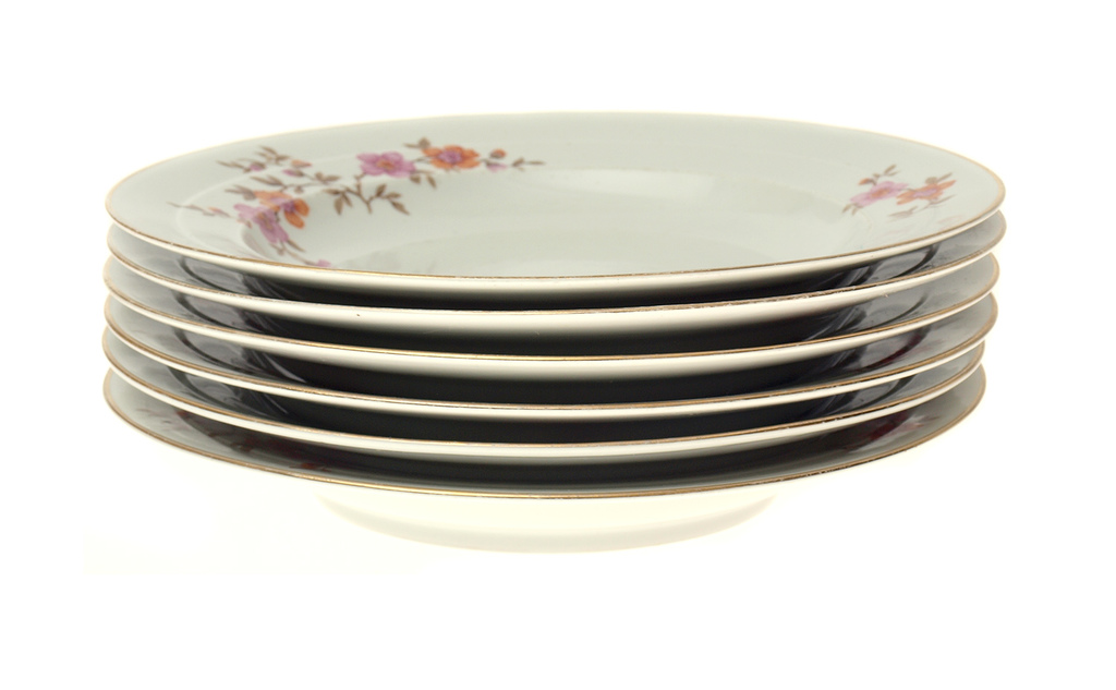Porcelain soup plates (6 pcs.)