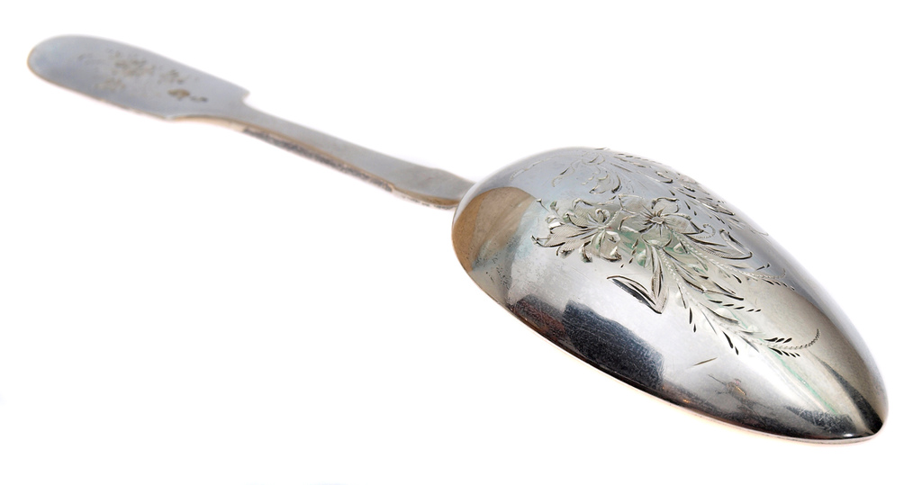 Позолоченная серебряная ложка с гравировкой