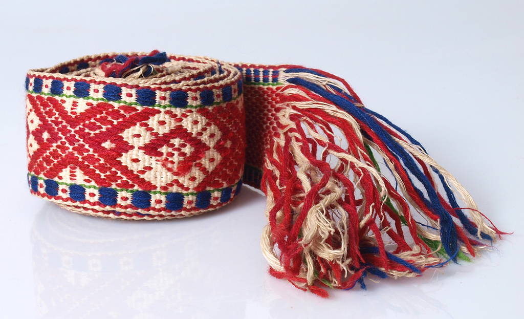 Wool belt with folksy writings