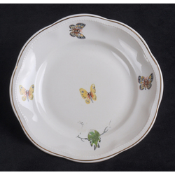 Фарфоровая тарелка с бабочками