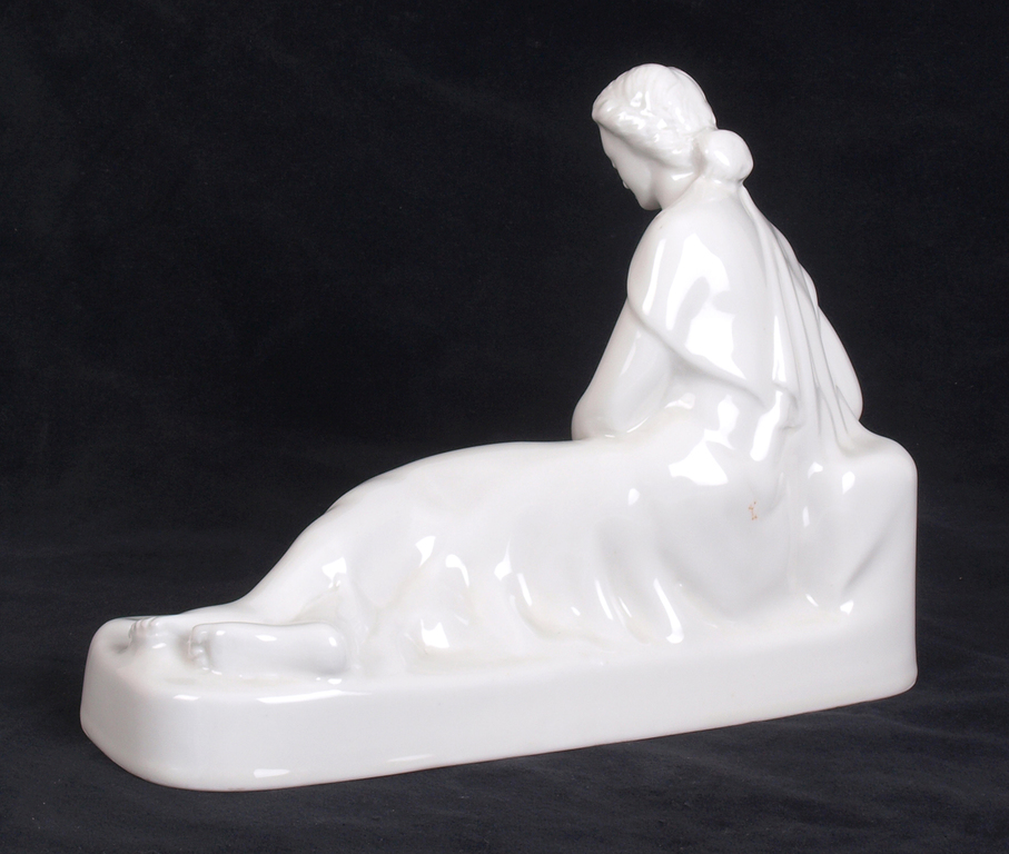 Porcelain figure”Women”