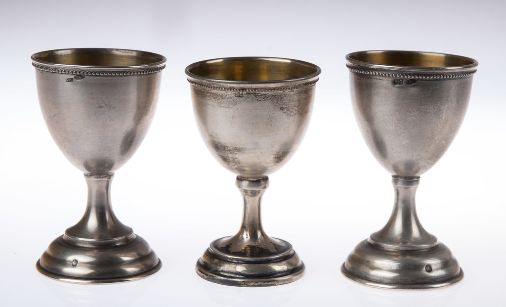 Set of silver cups(3 pieces)