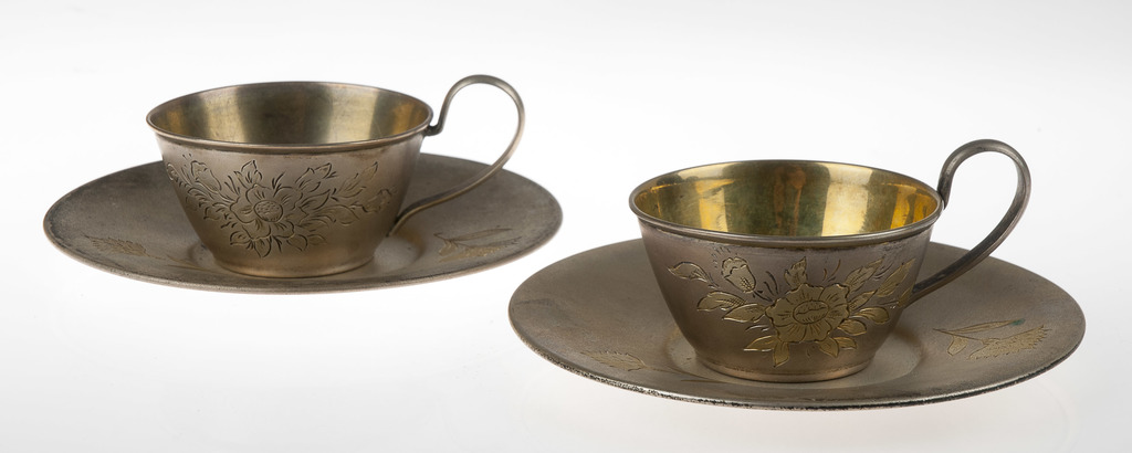 Pair of silver cup with saucer