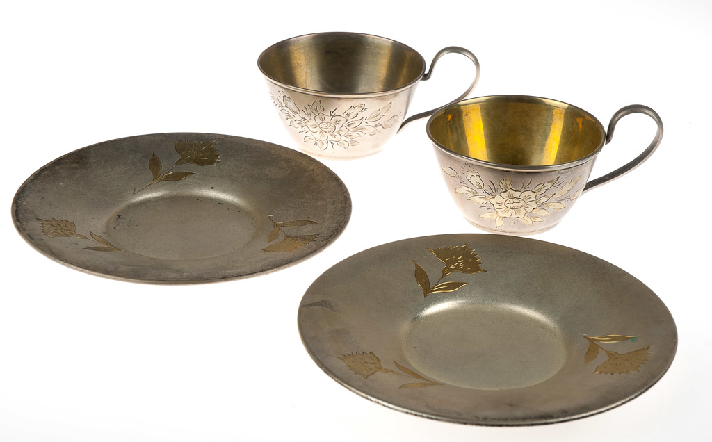 Pair of silver cup with saucer