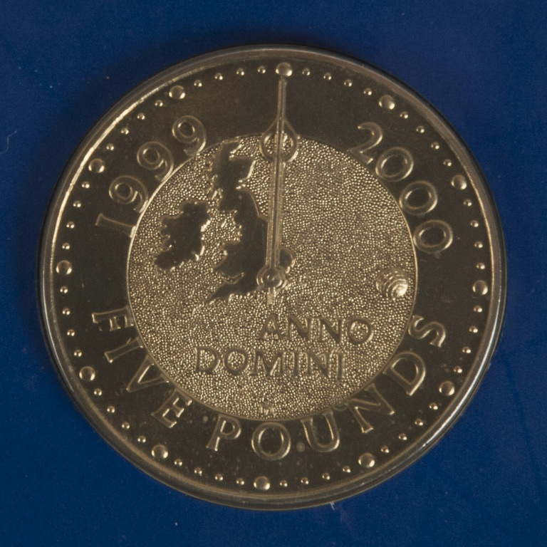 Монета пяти фунтов 1999/2000 (Монета Тысячелетий)