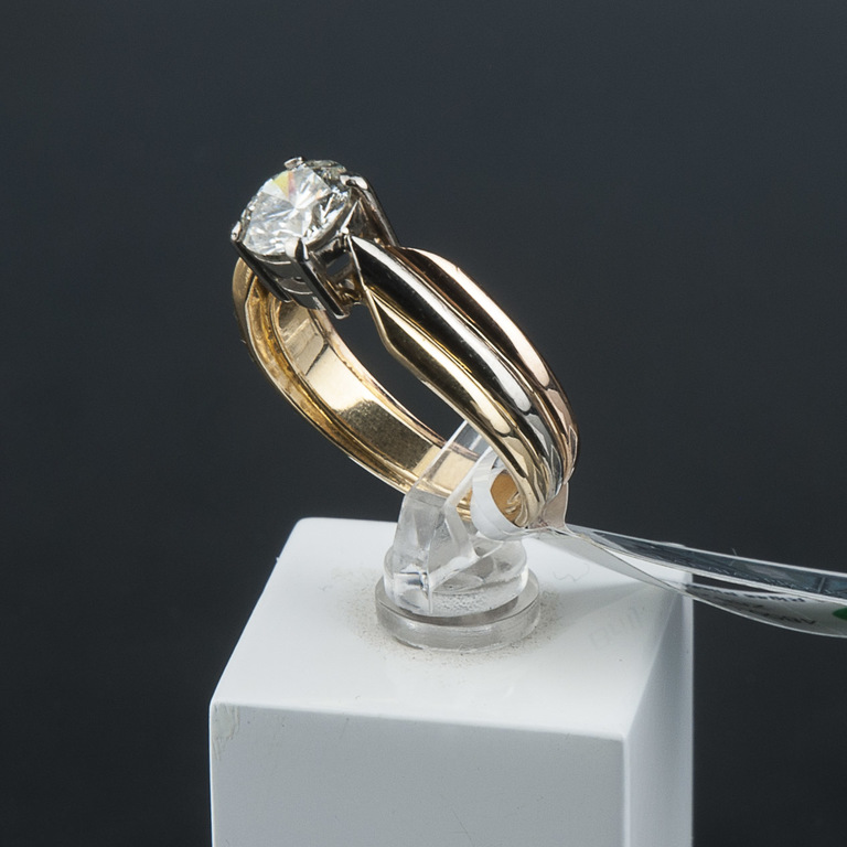 Golden ring with diamond