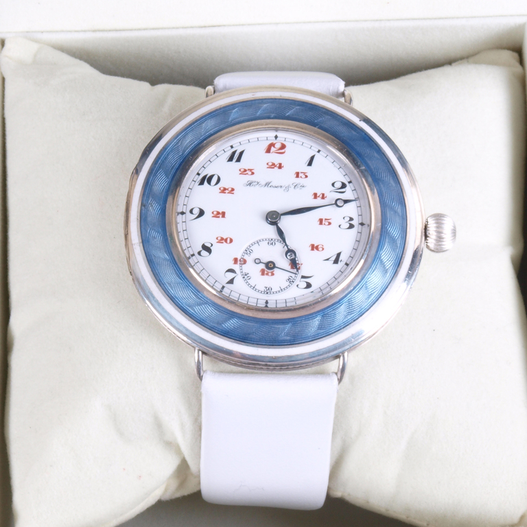 Silver wristwatch (female) with leather strap