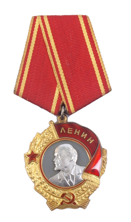 Ļeņina ordenis ar apliecību un oriģinālo iepakojumu